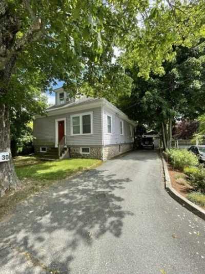 Home For Sale in Dartmouth, Massachusetts