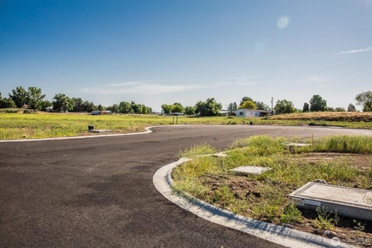 Picture of Residential Land For Sale in Moses Lake, Washington, United States
