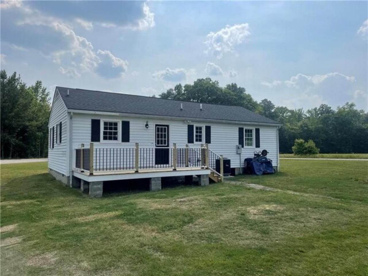 Picture of Home For Sale in Dunnsville, Virginia, United States