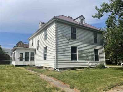 Home For Sale in Washington, Iowa