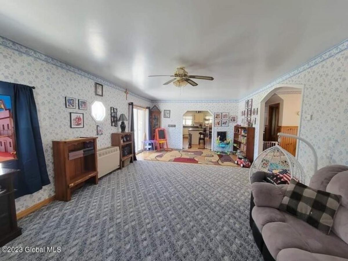 Picture of Home For Sale in Whitehall, New York, United States
