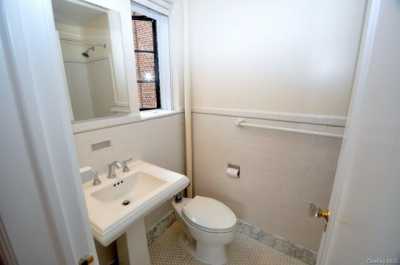 Apartment For Rent in Scarsdale, New York