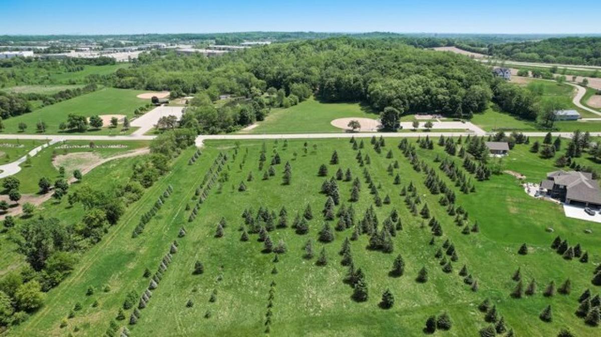 Picture of Residential Land For Sale in New Berlin, Wisconsin, United States