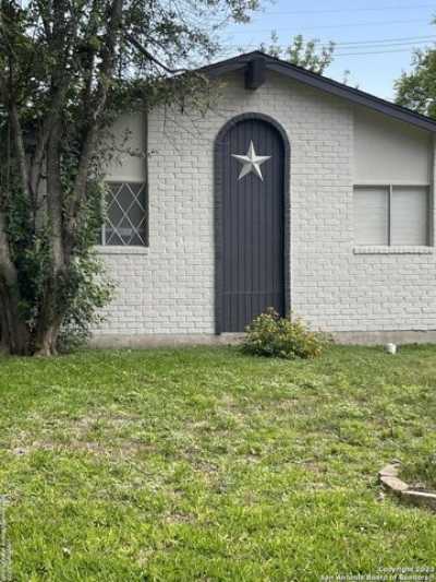 Home For Sale in Live Oak, Texas