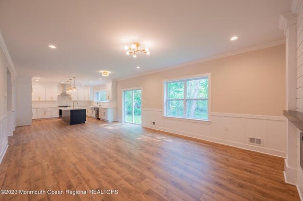 Picture of Home For Sale in Bayville, New Jersey, United States