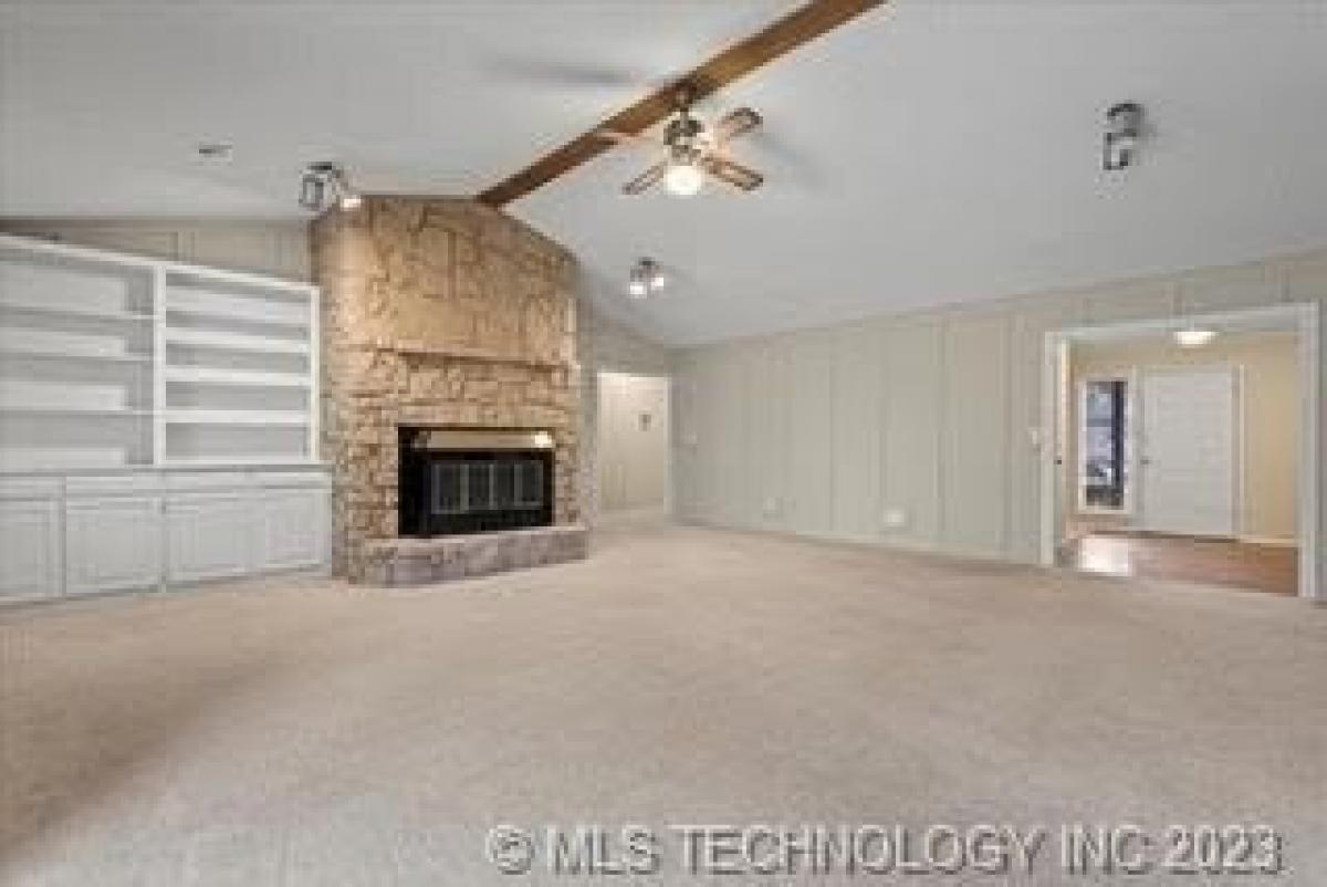 Picture of Home For Sale in Bartlesville, Oklahoma, United States