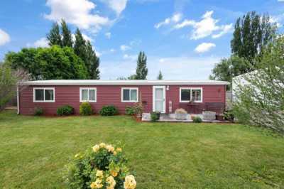 Home For Sale in Benton City, Washington
