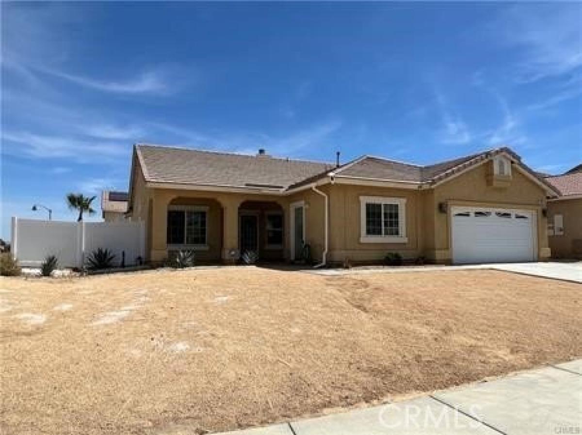 Picture of Home For Sale in Victorville, California, United States
