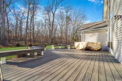 Home For Sale in Middle Island, New York