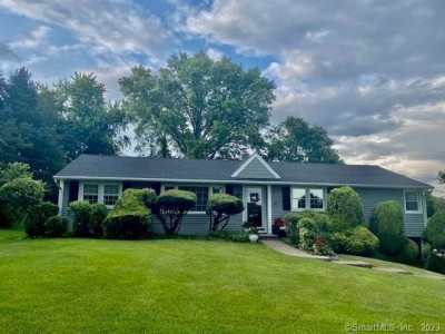 Home For Sale in Hamden, Connecticut