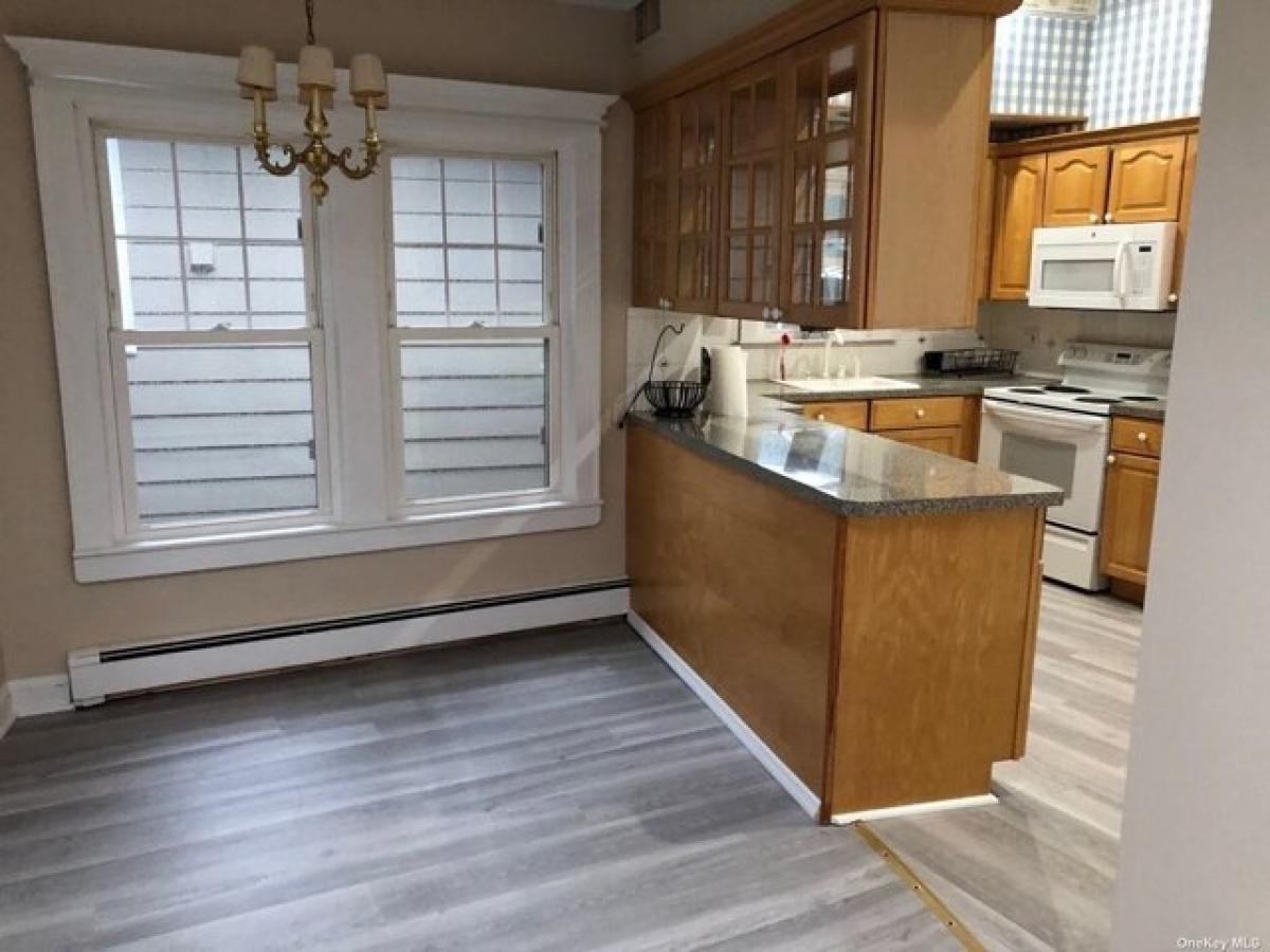 Picture of Home For Rent in Rockville Centre, New York, United States