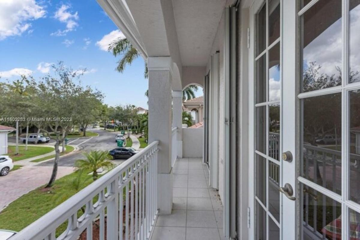 Picture of Home For Sale in Doral, Florida, United States