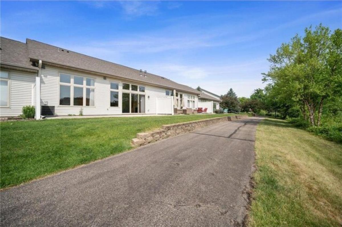 Picture of Home For Sale in Lakeville, Minnesota, United States