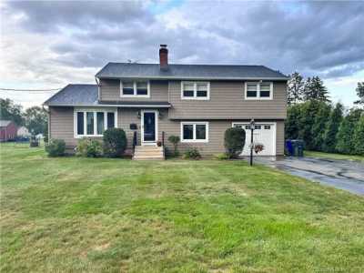 Home For Sale in Rocky Hill, Connecticut