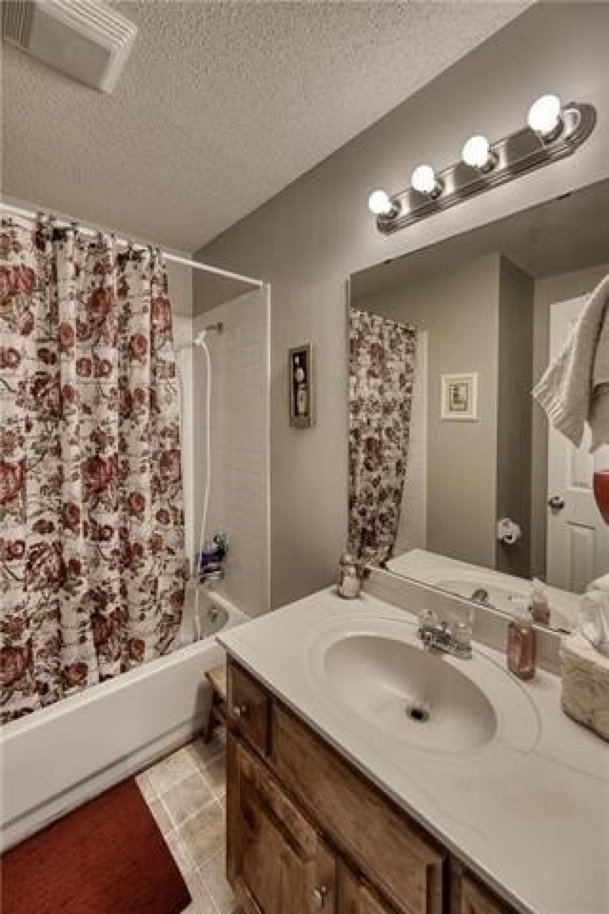 Picture of Home For Sale in Raymore, Missouri, United States