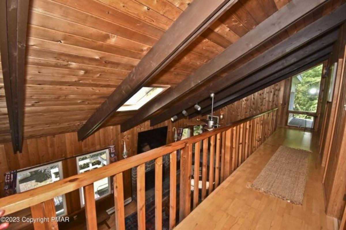Picture of Home For Sale in Pocono Pines, Pennsylvania, United States