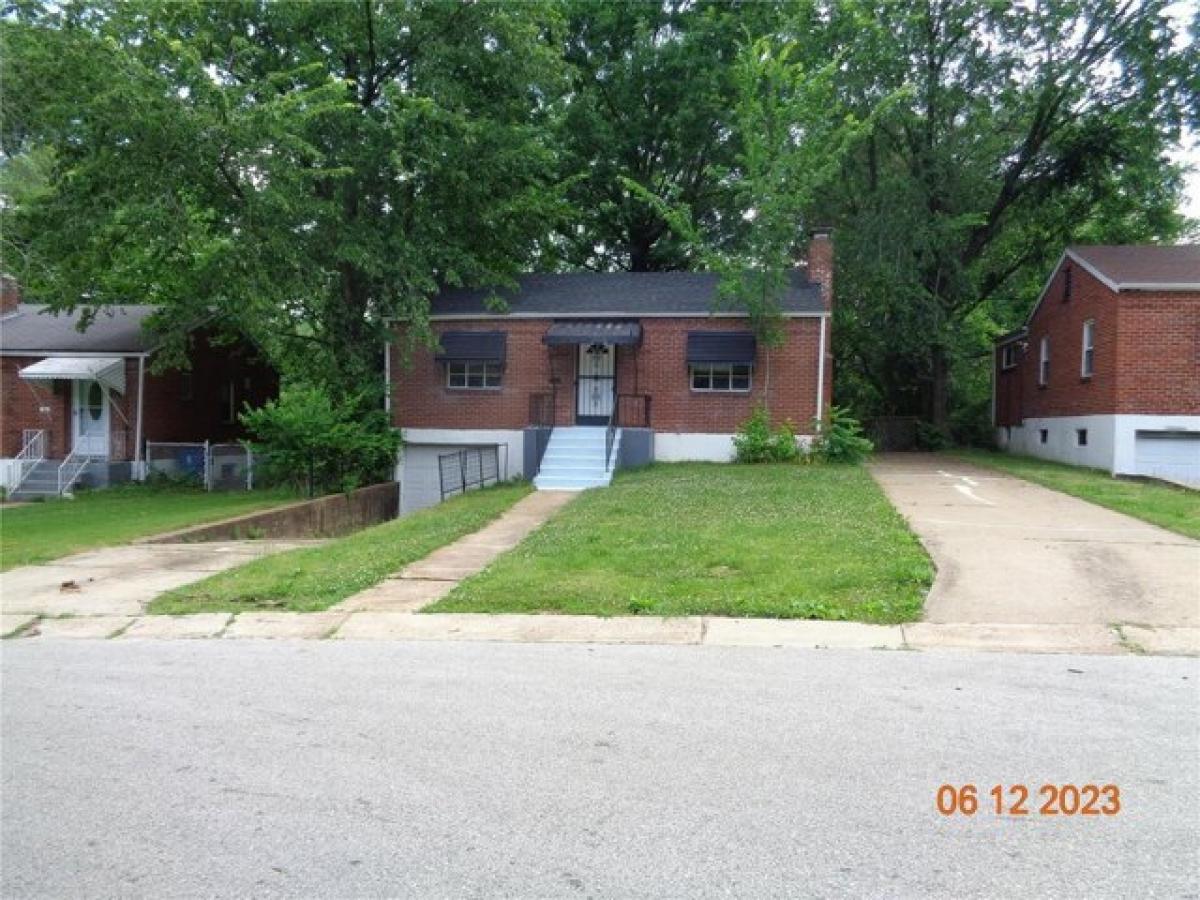 Picture of Home For Sale in Jennings, Missouri, United States