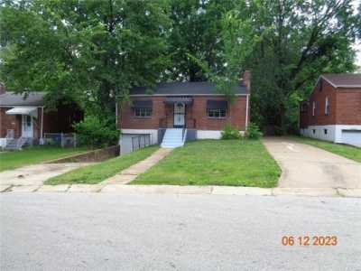 Home For Sale in Jennings, Missouri