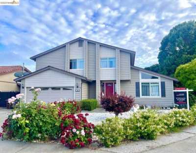 Home For Sale in Hercules, California