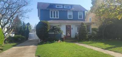 Home For Sale in Freeport, New York