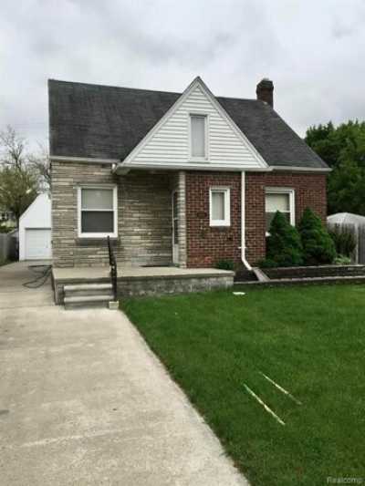 Home For Sale in Eastpointe, Michigan