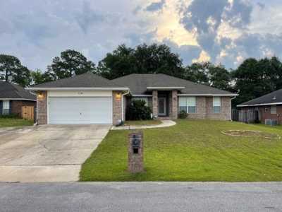 Home For Sale in Crestview, Florida