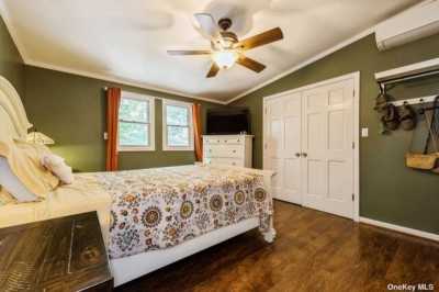 Home For Sale in East Meadow, New York
