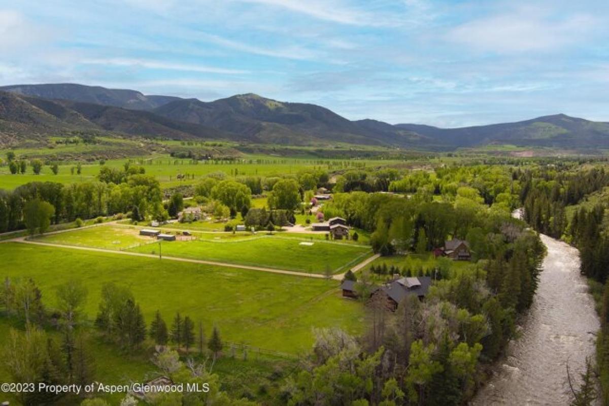 Picture of Home For Sale in Woody Creek, Colorado, United States