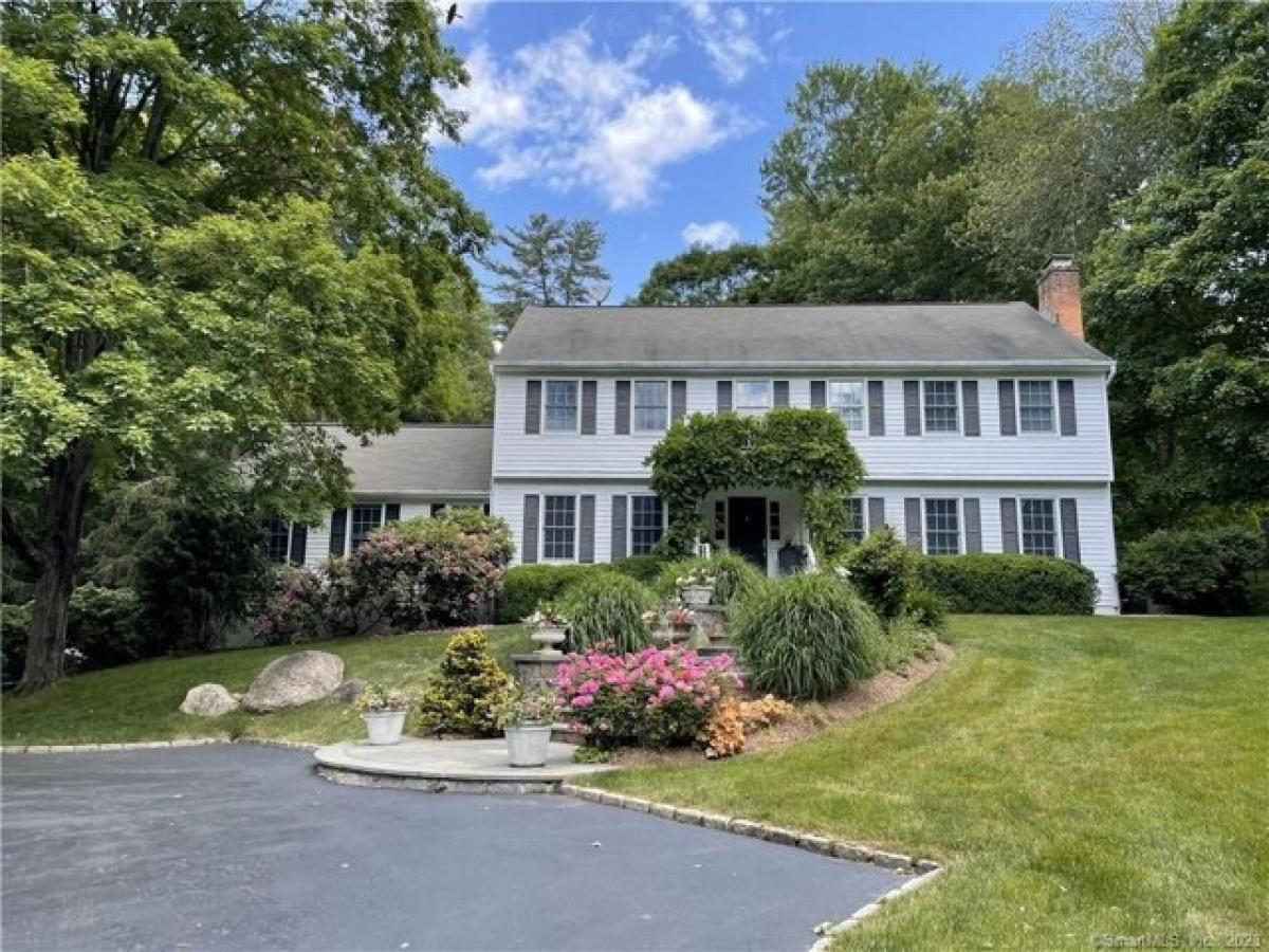 Picture of Home For Sale in Stamford, Connecticut, United States