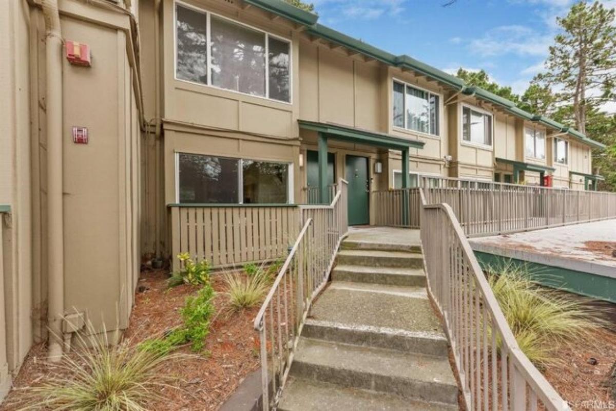 Picture of Home For Sale in Daly City, California, United States