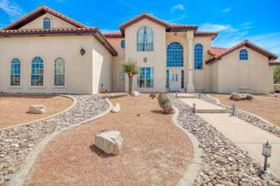 Home For Sale in Santa Teresa, New Mexico