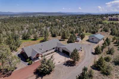Home For Sale in Powell Butte, Oregon
