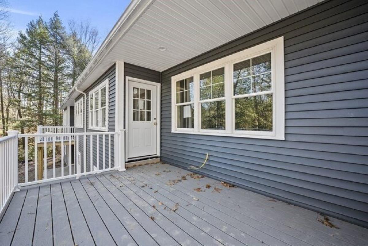 Picture of Home For Sale in Easthampton, Massachusetts, United States