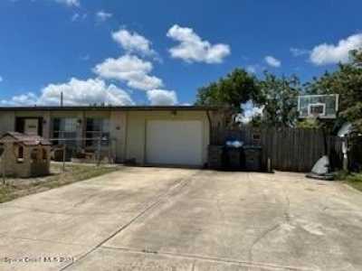 Home For Sale in Titusville, Florida