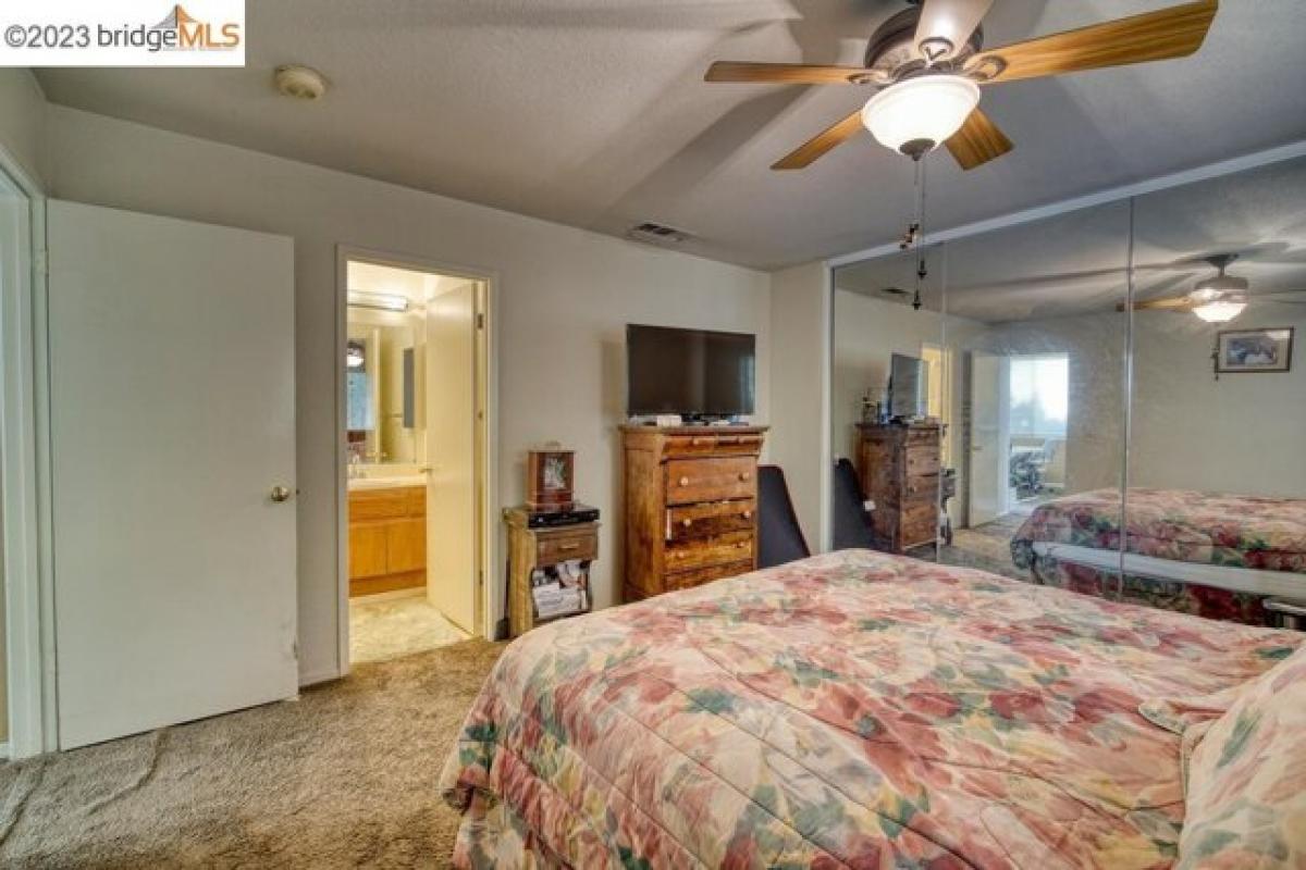 Picture of Home For Sale in Oakley, California, United States