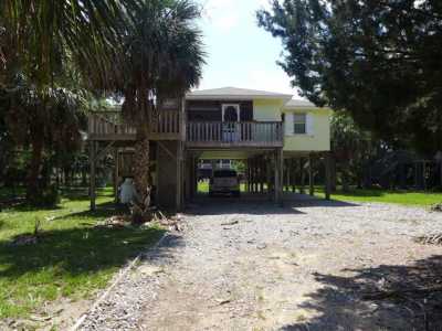 Home For Sale in Edisto Island, South Carolina