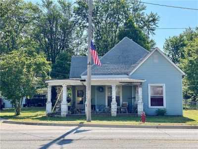 Home For Sale in Marshall, Illinois