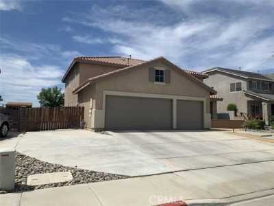 Home For Sale in Victorville, California