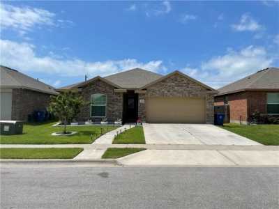 Home For Sale in Portland, Texas