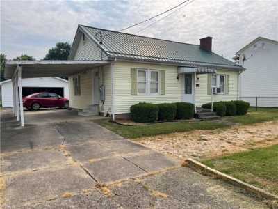 Home For Sale in New Matamoras, Ohio