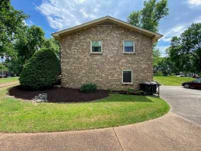 Home For Sale in Hendersonville, Tennessee
