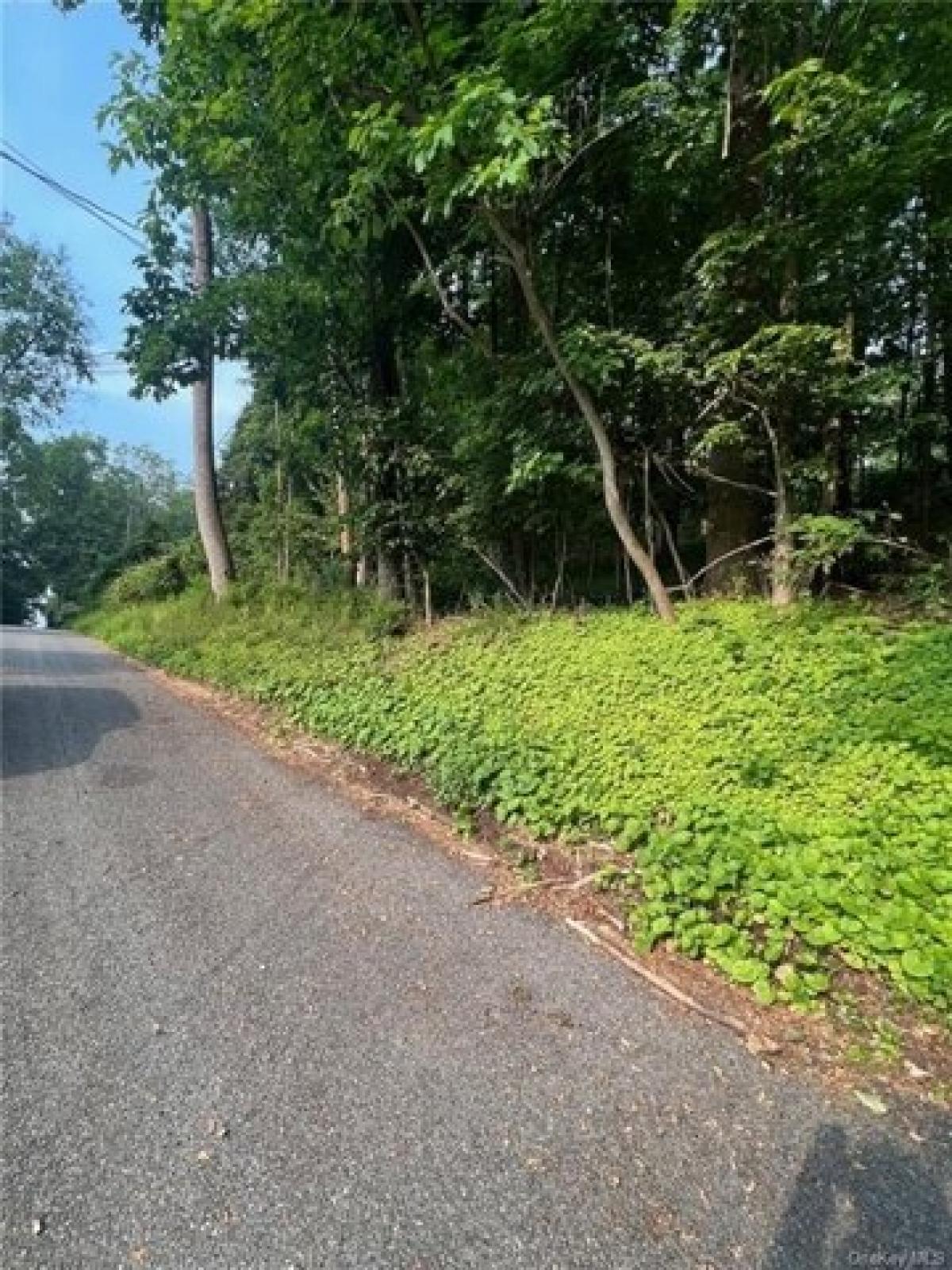 Picture of Residential Land For Sale in Mahopac, New York, United States