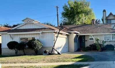 Home For Sale in Winnetka, California