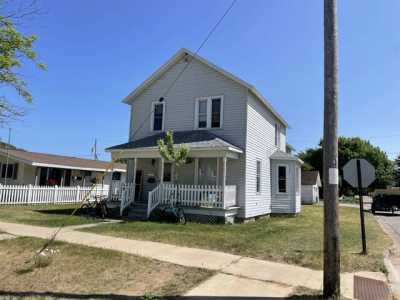 Home For Sale in Menominee, Michigan