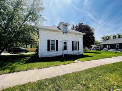 Home For Sale in Aledo, Illinois