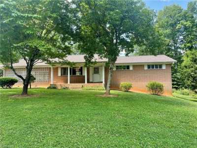 Home For Sale in Reidsville, North Carolina