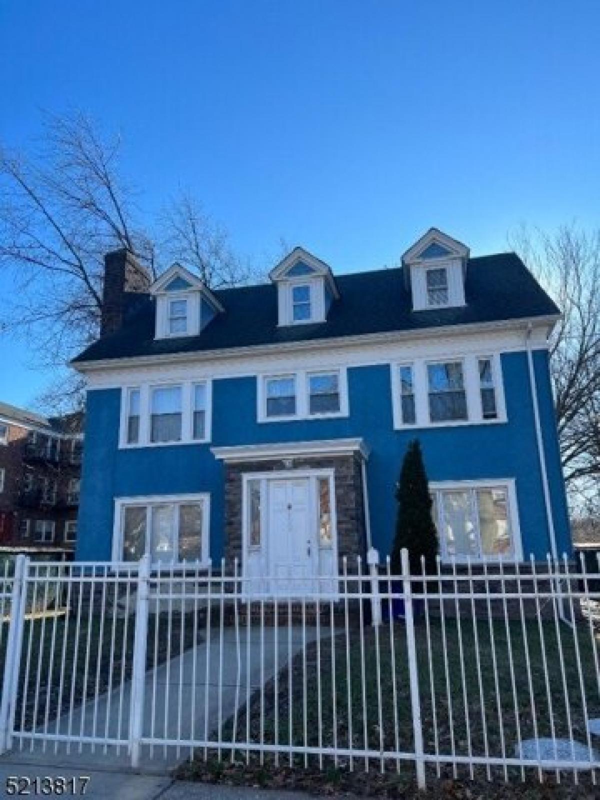 Picture of Home For Sale in Newark, New Jersey, United States