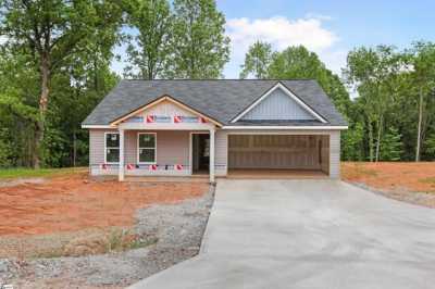 Home For Sale in Landrum, South Carolina
