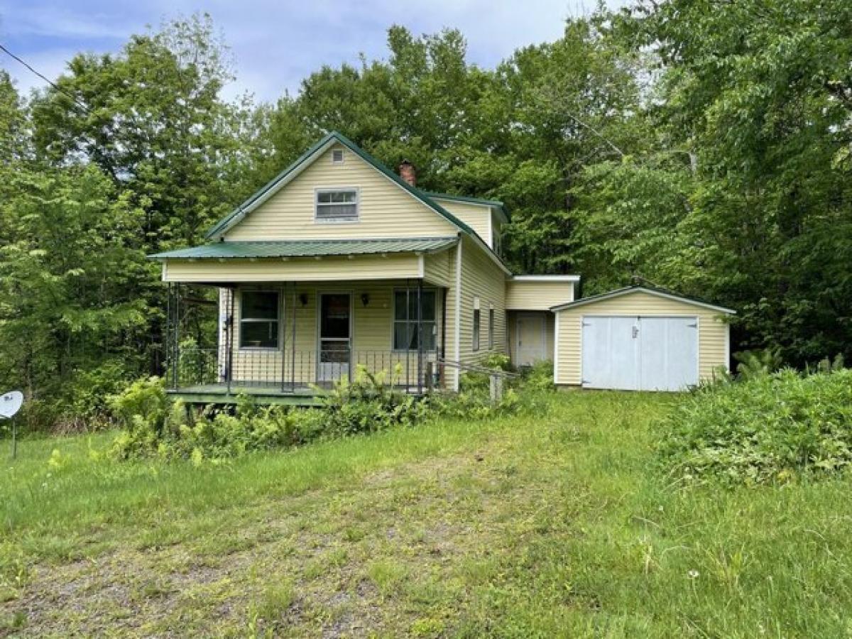 Picture of Home For Sale in Montgomery, Vermont, United States