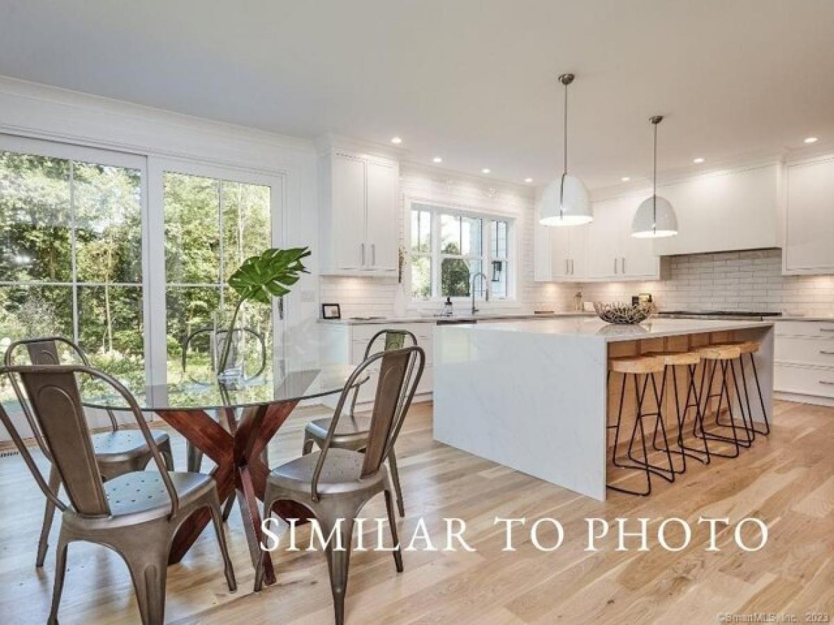 Picture of Home For Sale in Westport, Connecticut, United States